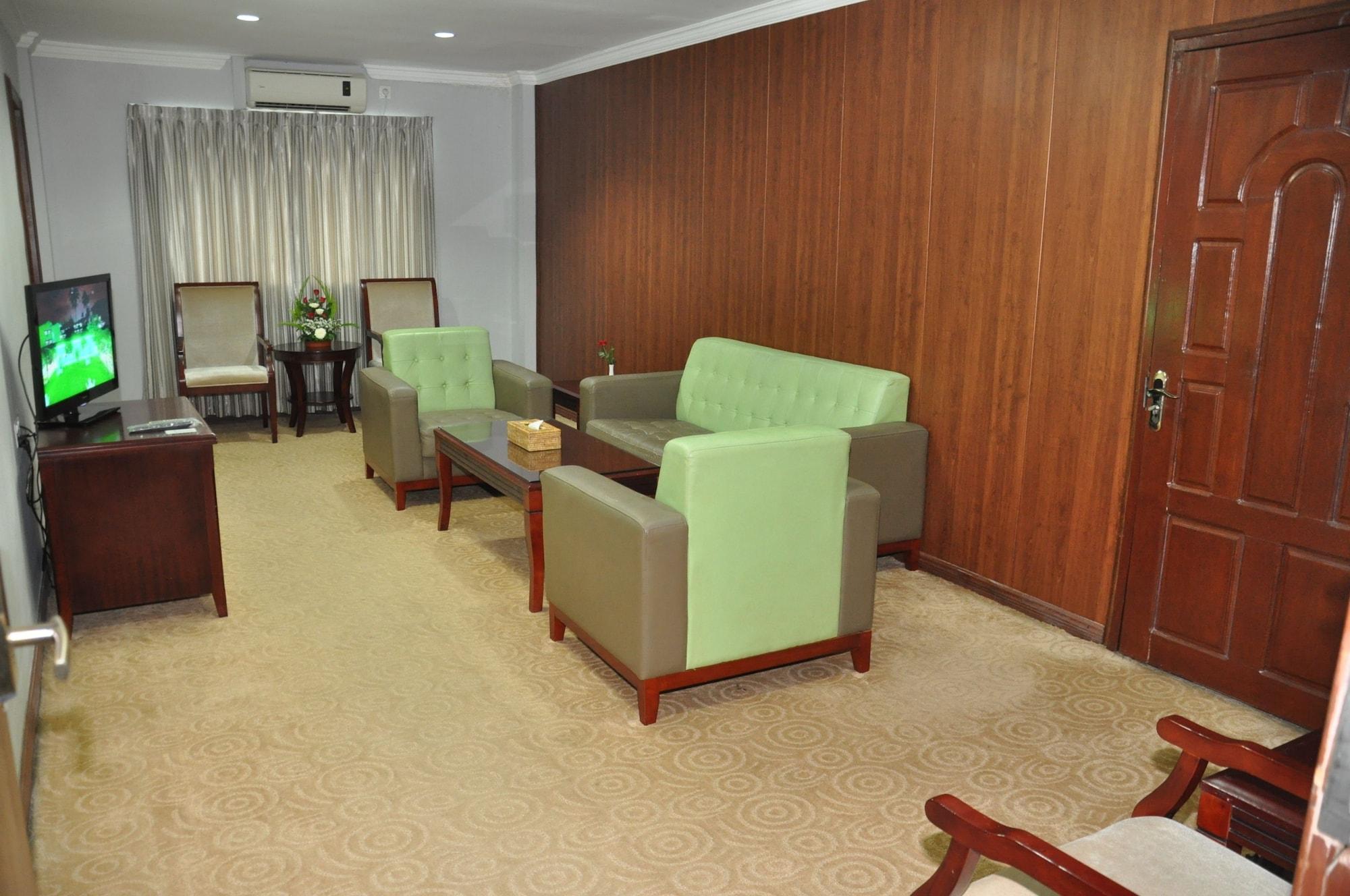 יאנגון Green Leaf Hotel מראה חיצוני תמונה