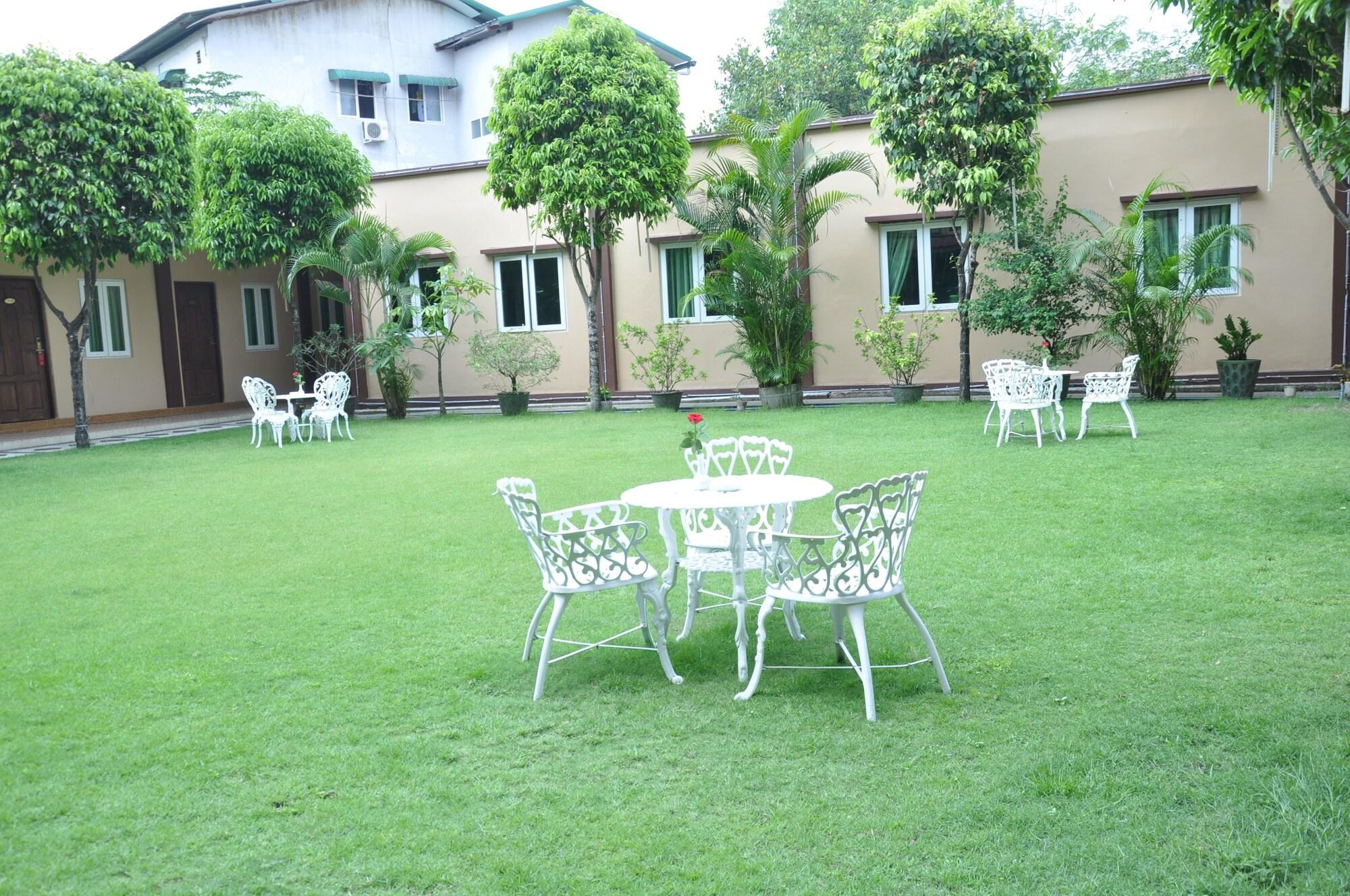 יאנגון Green Leaf Hotel מראה חיצוני תמונה