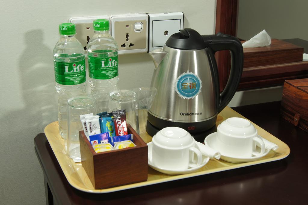 יאנגון Green Leaf Hotel מראה חיצוני תמונה