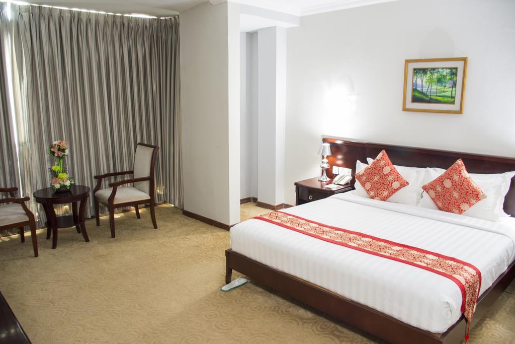 יאנגון Green Leaf Hotel מראה חיצוני תמונה