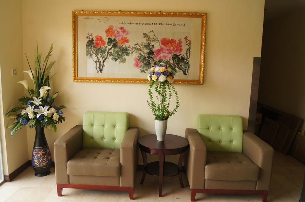 יאנגון Green Leaf Hotel מראה חיצוני תמונה