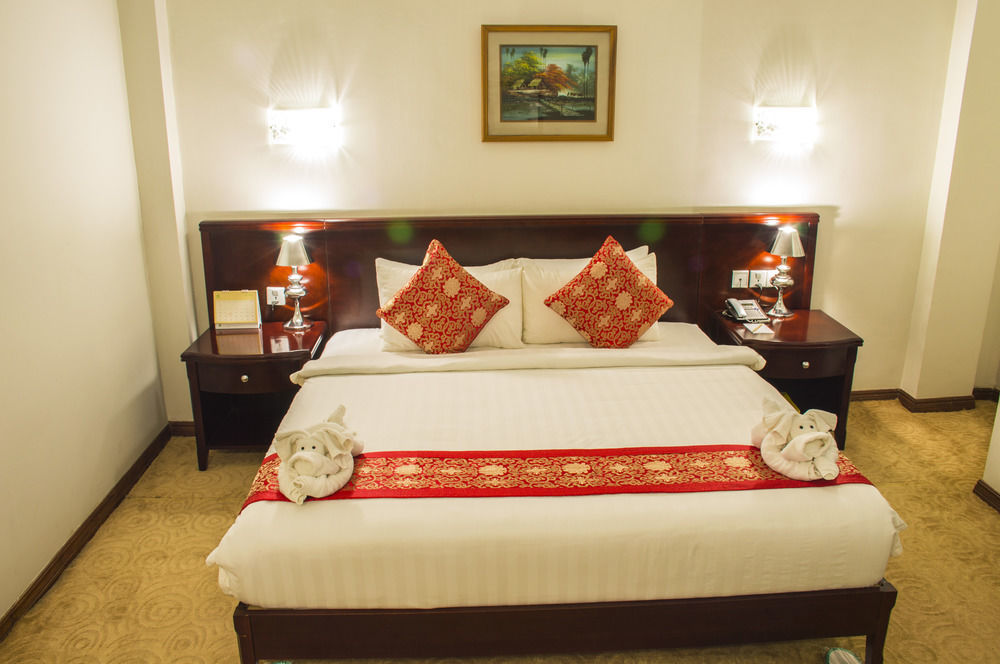 יאנגון Green Leaf Hotel מראה חיצוני תמונה