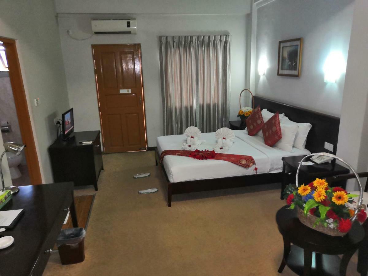 יאנגון Green Leaf Hotel מראה חיצוני תמונה
