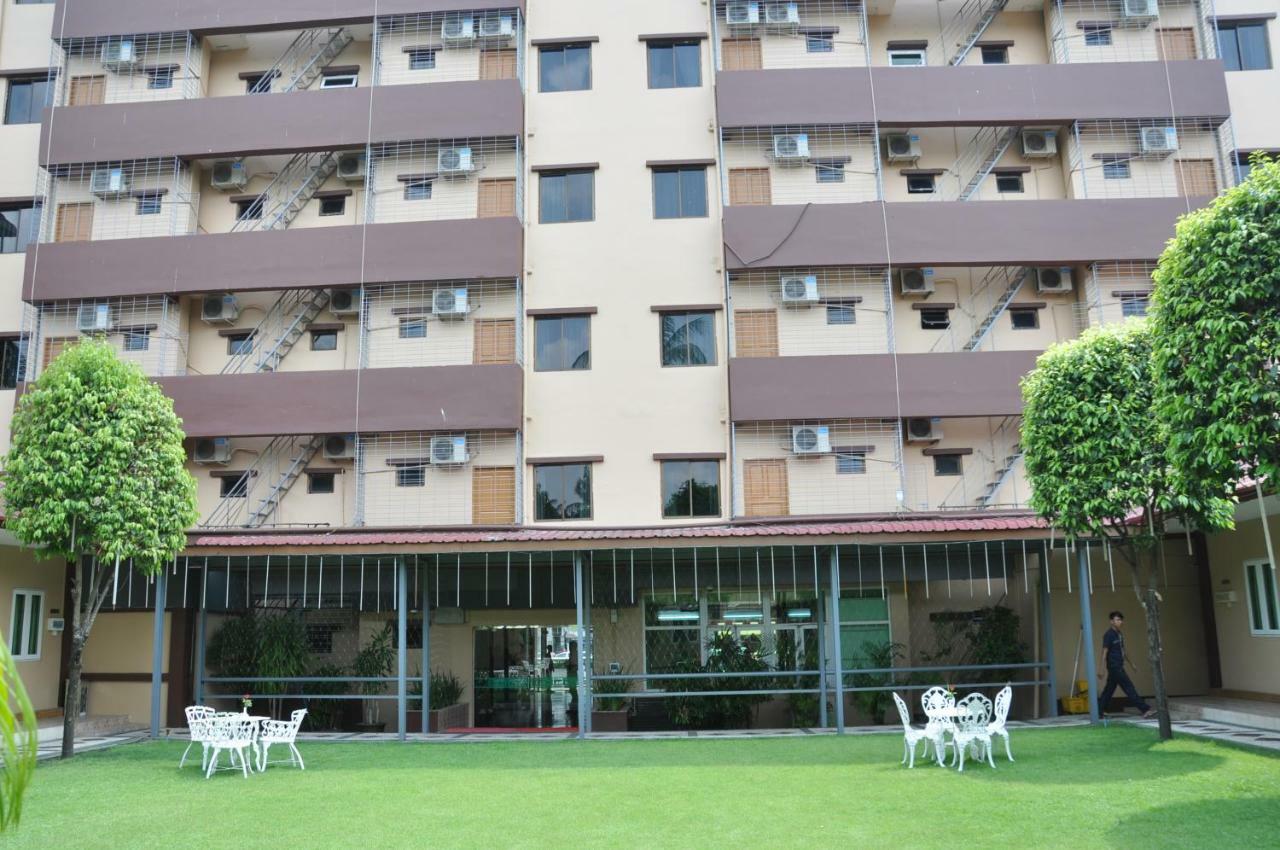 יאנגון Green Leaf Hotel מראה חיצוני תמונה