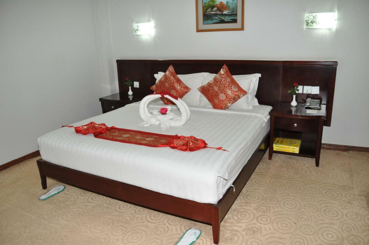יאנגון Green Leaf Hotel מראה חיצוני תמונה