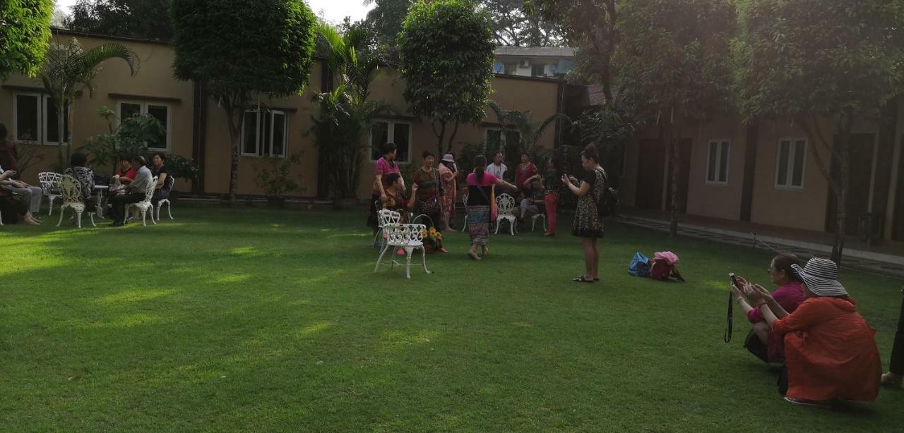 יאנגון Green Leaf Hotel מראה חיצוני תמונה