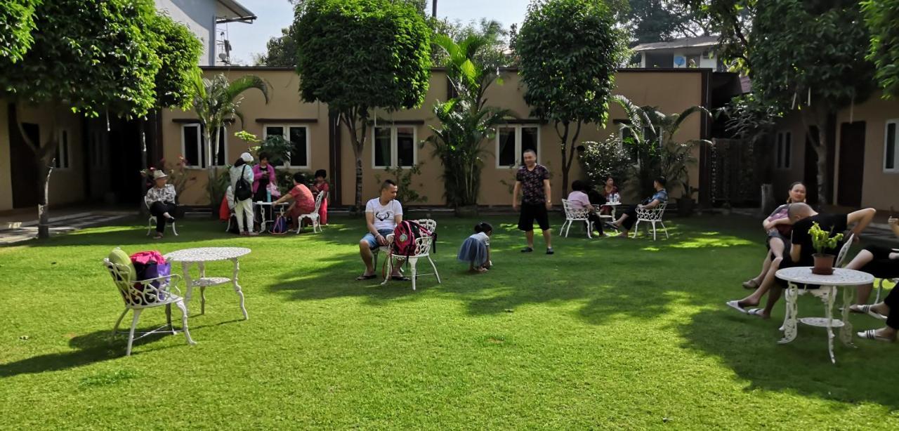 יאנגון Green Leaf Hotel מראה חיצוני תמונה