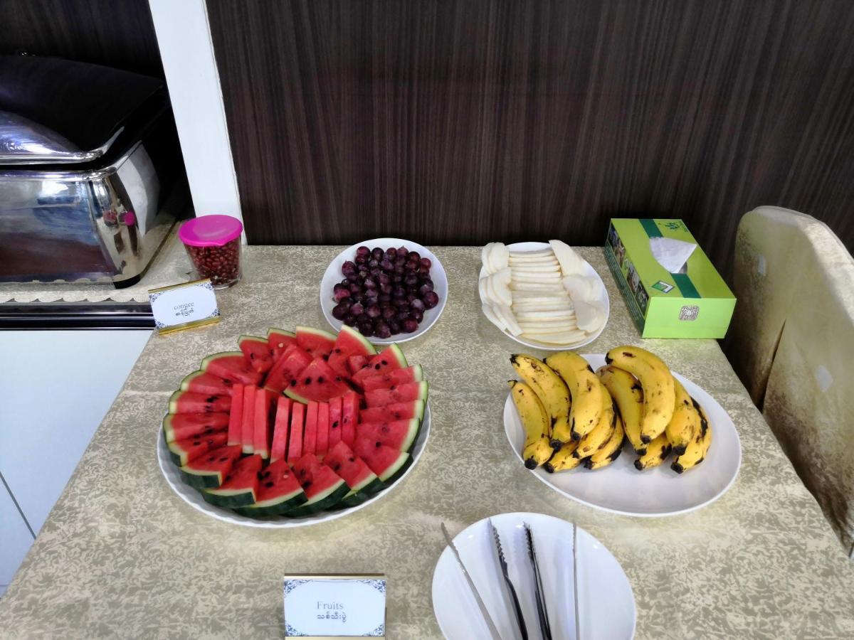יאנגון Green Leaf Hotel מראה חיצוני תמונה